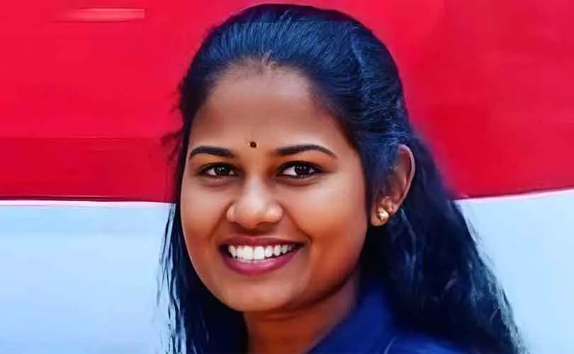 യുവതി വീടിനുള്ളില്‍ തൂങ്ങിമരിച്ച നിലയില്‍