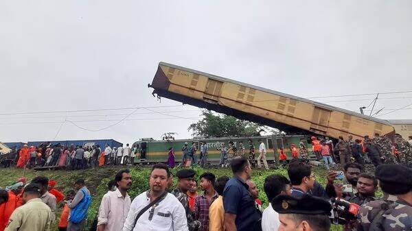 ഡാർജിലിംഗ്‌ ട്രെയിൻ ദുരന്തം; അന്വേഷണം പ്രഖ്യാപിച്ച്‌ റെയിൽവേ മന്ത്രി