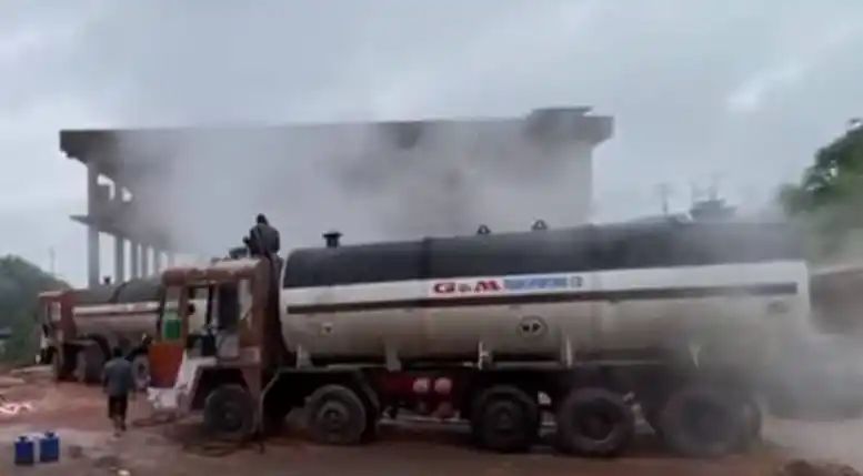 കണ്ണൂരില്‍ ടാങ്കര്‍ ലോറിയില്‍ നിന്ന് വാതക ചോര്‍ച്ച; നഴ്സിംഗ് കോളേജിലെ പത്ത് പേര്‍ക്ക് ദേഹാസ്വാസ്ഥ്യം