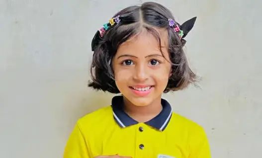 കണ്ണൂരില് വീടിന് മുന്നില് കളിച്ചുകൊണ്ടിരുന്ന യുകെജി വിദ്യാര്ഥിനി കാറിടിച്ച് മരിച്ചു