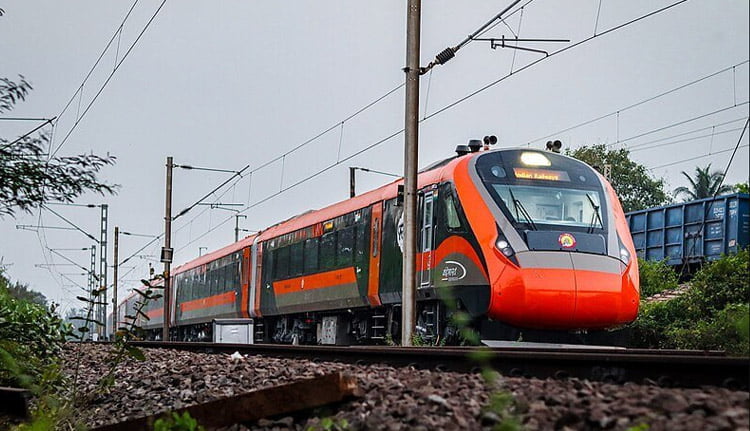 മധുര-ബെംഗളൂരു വന്ദേഭാരത്; ട്രയല്‍ റണ്‍ ഇന്ന്