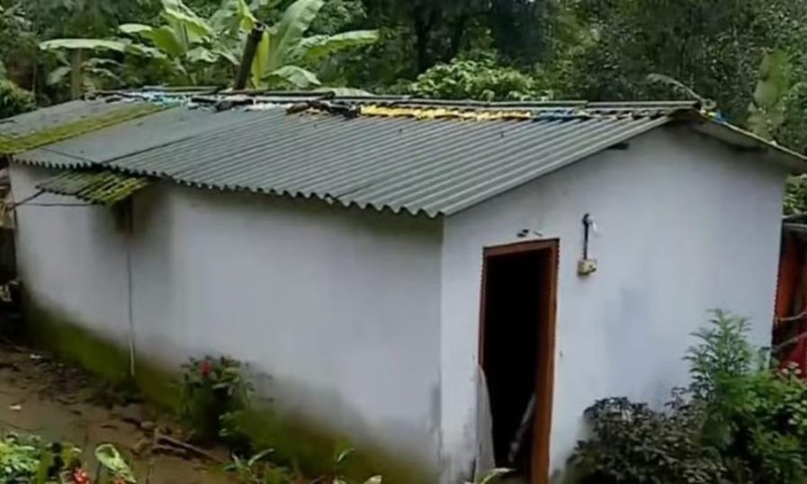 ഒറ്റമുറി വീട്ടില് താമസിക്കുന്ന വൃദ്ധക്ക് അര ലക്ഷം രൂപയുടെ വൈദ്യുതി ബില്, പരാതി പറഞ്ഞിട്ടും വൈദ്യുതി വിഛേദിച്ച് കെഎസ്ഇബി