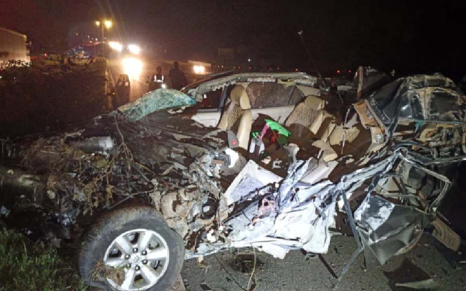 കാർ ട്രക്കുമായി കൂട്ടിയിടിച്ച് രണ്ട് വിദ്യാർഥികൾ മരിച്ചു