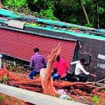 നിയന്ത്രണം വിട്ട ബസ് മറിഞ്ഞ് 26 യാത്രക്കാർക്ക് പരുക്ക്