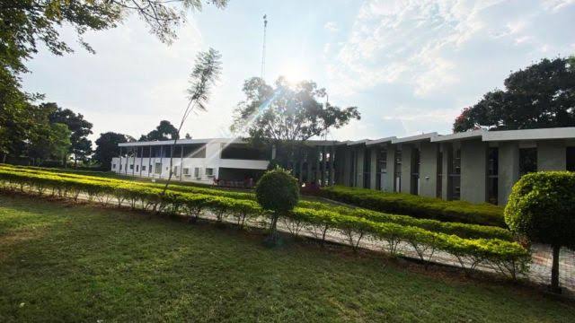 മാധ്യമപ്രവർത്തനം പഠിക്കാൻ ആളില്ല; 24 വർഷങ്ങൾക്ക് ശേഷം ജേർണലിസം കോഴ്സ് അവസാനിപ്പിക്കുന്നതായി ഐഐജെഎൻഎം