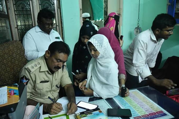 പഴകിയ ആട്ടിറച്ചി കഴിച്ച് പെൺകുട്ടി മരിച്ചു