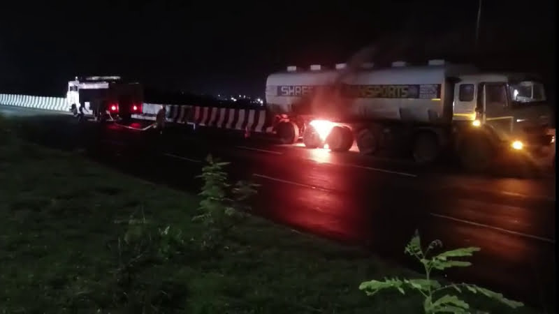 സ്പിരിറ്റ് കയറ്റി പോവുകയായിരുന്ന ടാങ്കറിന് തീപിടിച്ചു