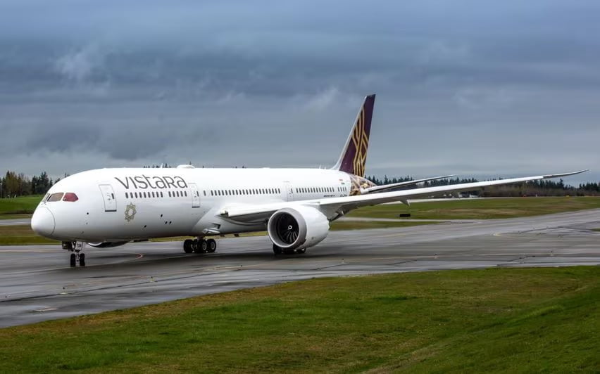 തിരുവനന്തപുരം – മുംബൈ വിമാനത്തിൽ ബോംബ് ഭീഷണി