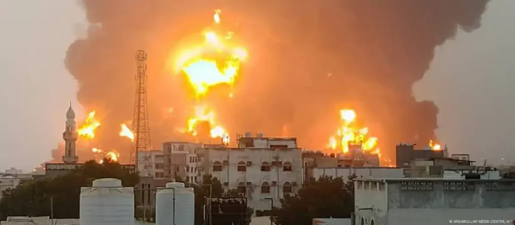 യെമൻ തുറമുഖത്ത് ഇസ്രയേലിന്റെ വ്യോമാക്രമണം; മൂന്ന് പേർ കൊല്ലപ്പെട്ടു, 87 പേർക്ക് പരുക്ക്