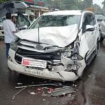 പ്രതിപക്ഷ നേതാവ് വി ഡി സതീശന്റെ കാര്‍ അപകടത്തില്‍പ്പെട്ടു