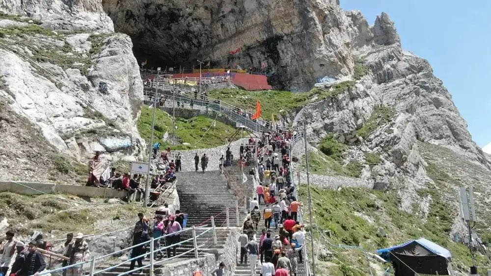 ശക്തമായ മഴ: അമര്‍നാഥ് തീര്‍ഥാടനം താത്ക്കാലികമായി നിര്‍ത്തി വച്ചു