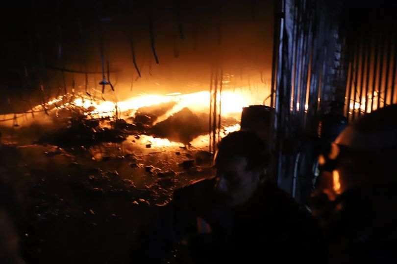 മുളങ്കുന്നത്തുകാവില്‍ ടൂവീലര്‍ സ്‌പെയര്‍പാര്‍ട്‌സ് സ്ഥാപനത്തില്‍ വന്‍ തീപ്പിടുത്തം; ഒരു മരണം