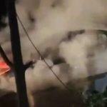 ഓടിക്കൊണ്ടിരുന്ന കാറിന് തീപിടിച്ചു; യാത്രക്കാര്‍ രക്ഷപ്പെട്ടത് തലനാരിഴക്ക്