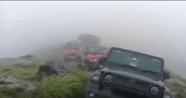 ഇടുക്കിയിൽ അനധികൃത ട്രക്കിംഗ്; കര്‍ണാടകയില്‍നിന്നുള്ള 27 വാഹനങ്ങള്‍ കുടുങ്ങി