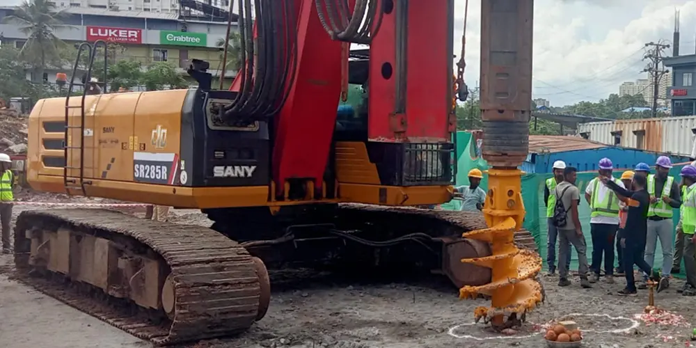 കൊച്ചി മെട്രോ രണ്ടാംഘട്ടം; കാക്കനാട്‌ പാതയുടെ പൈലിങ് തുടങ്ങി