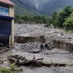 മേഘവിസ്ഫോടനത്തെതുടര്ന്ന് കുളുവില് മിന്നല് പ്രളയം; 2 വീടുകള് ഒലിച്ചു പോയി