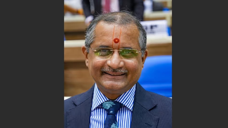 യുപിഎസ്സി ചെയര്മാന് മനോജ് സോണി രാജിവച്ചു; രാജി കാലാവധി തീരാൻ 5 വർഷം ബാക്കിനിൽക്കെ