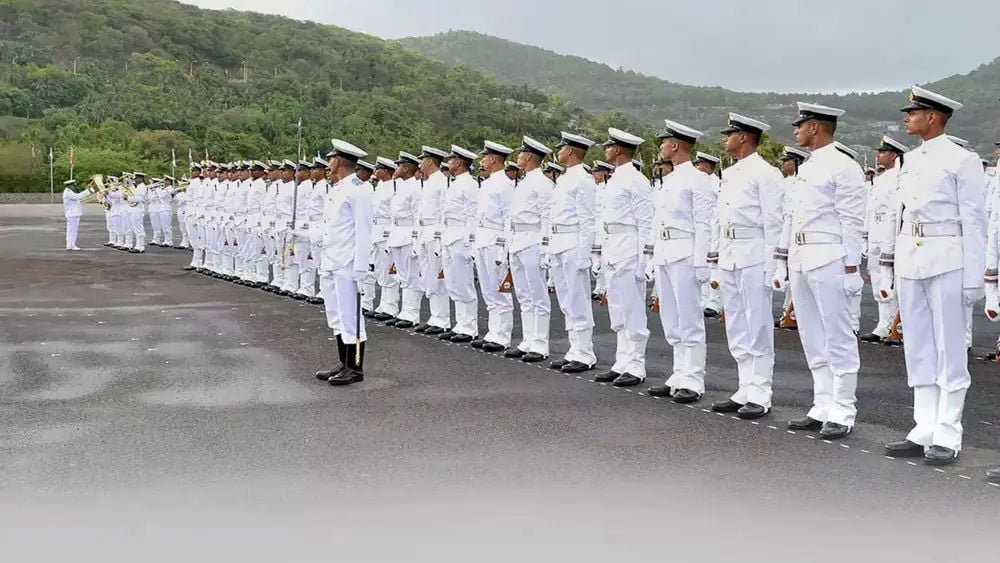 നാവികസേനയില്‍ നിരവധി ഒഴിവുകള്‍; ഇപ്പോള്‍ അപേക്ഷിക്കാം