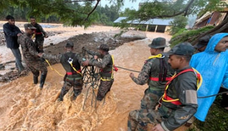 വയനാട് ഉരുള്‍പൊട്ടലില്‍ മരിച്ചവരുടെ എണ്ണം 156 ആയി; സൈന്യത്തിന്‍റെ നേതൃത്വത്തിൽ തിരച്ചിൽ ആരംഭിച്ചു