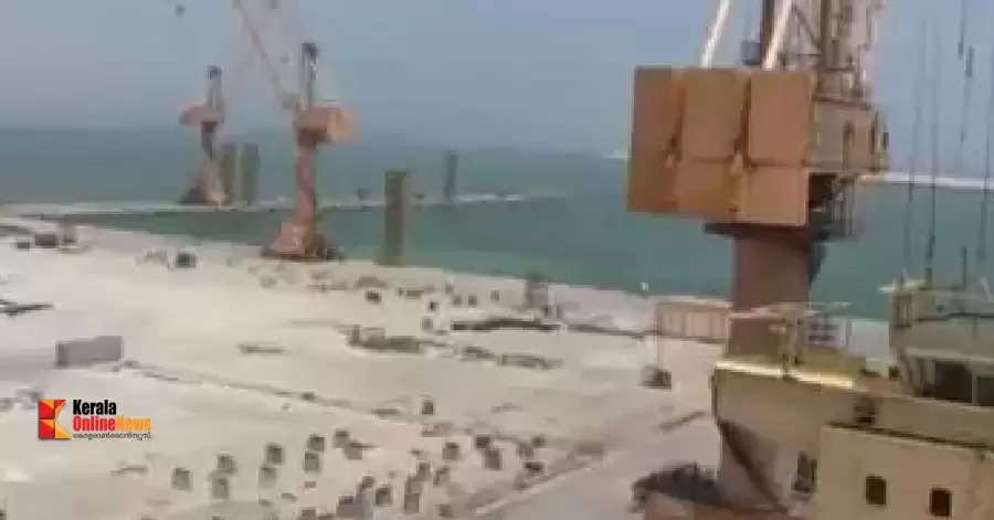 എണ്ണ കപ്പൽ മുങ്ങി; 13 ഇന്ത്യക്കാരെ കാണാതായി