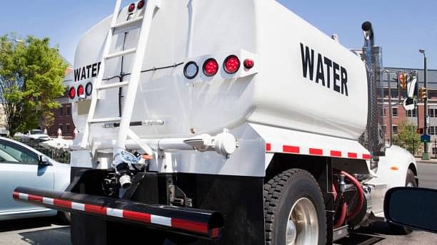 സ്വകാര്യ ടാങ്കറിടിച്ച് പോലീസ് കോൺസ്റ്റബിളിന് ദാരുണാന്ത്യം