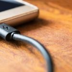 മൊബൈൽ ഫോൺ ചാർജ് ചെയ്യുന്നതിനിടെ യുവാവ് ഷോക്കേറ്റ് മരിച്ചു