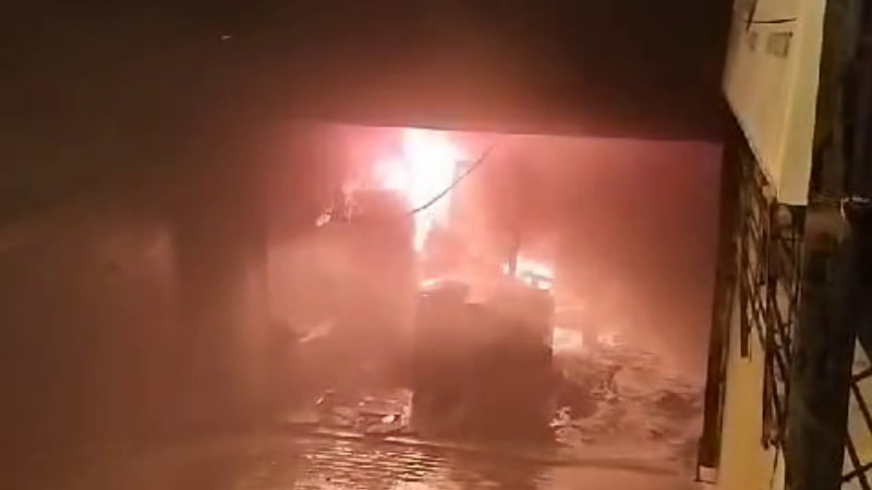 ഫർണിച്ചർ കടയിൽ തീപിടുത്തം; കോടികൾ വിലമതിക്കുന്ന ഉത്പന്നങ്ങൾ കത്തിനശിച്ചു