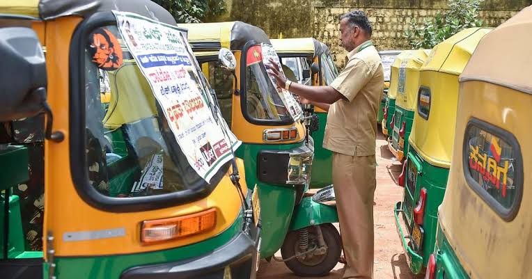 ഓട്ടോ ഡ്രൈവേഴ്സ് യുണിയന്റെ നഗര ആപ്പിന് ഇനി വാട്സാപ്പ് ചാറ്റ്ബോട്ടും