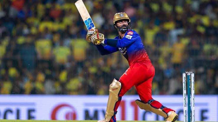 ആർസിബിയുടെ ബാറ്റിങ് കോച്ചാകാൻ ദിനേശ് കാർത്തിക്