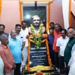 കുമാരനാശാൻ്റെ പ്രതിമ അനാഛാദനം ചെയ്തു