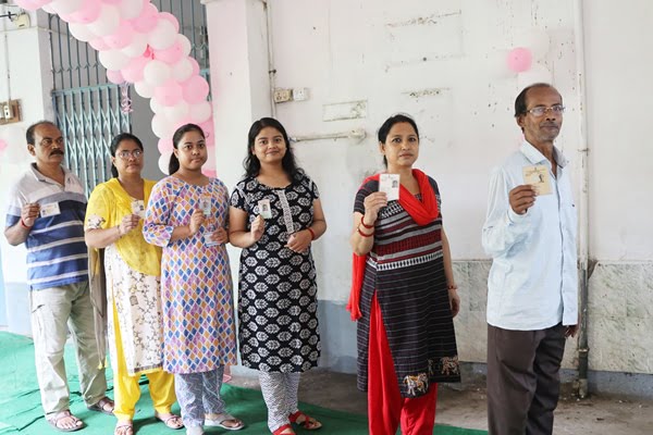 ഏഴ് സംസ്ഥാനങ്ങളിലെ 13 നിയമസഭാ മണ്ഡലങ്ങളിലേക്കുള്ള വോട്ടെടുപ്പ് അവസാനിച്ചു; വോട്ടെണ്ണല് 13 ന്