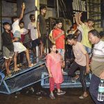 ബം​ഗാളിൽ ജൂനിയര്‍ ഡോക്ടര്‍ കൊല്ലപ്പെട്ട മെഡിക്കല്‍ കോളജ് അടിച്ചു തകര്‍ത്തു