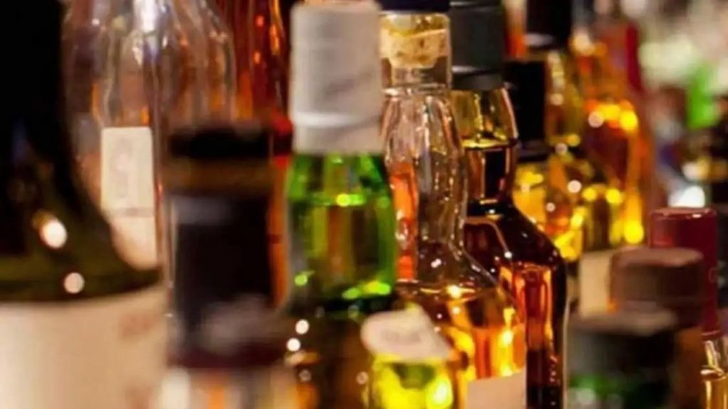 ബിവറേജസില്‍ കവര്‍ച്ച; 30000 രൂപയും മദ്യക്കുപ്പികളും മോഷ്ടിച്ചു