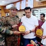 പത്തു ദിവസം നീണ്ടുനിന്ന രക്ഷാദൗത്യം: സൈന്യത്തിന് അഭിവാദ്യമര്‍പ്പിച്ച്‌ മന്ത്രി റിയാസ്