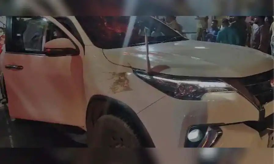 ഉദ്ധവ് താക്കറെയുടെ വാഹനവ്യൂഹത്തിന് നേരെ ചാണകവും തേങ്ങയും എറിഞ്ഞു; 20 പേര് കസ്റ്റഡിയില്