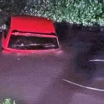 ഗൂഗിള് മാപ്പ് നോക്കി യാത്ര: മൂന്നു യുവാക്കള് സ്കൂട്ടറും കാറുമായി കായലില് വീണു