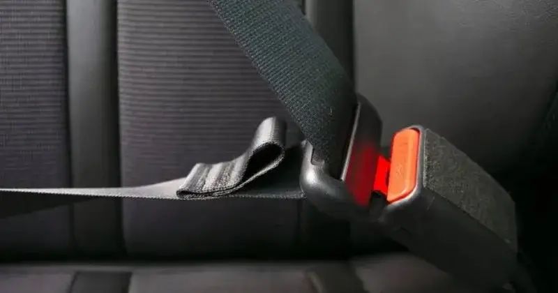 കാര്‍ യാത്ര; പിൻ സീറ്റിലും ‘ബെല്‍റ്റ്’ കര്‍ശനമാക്കുന്നു