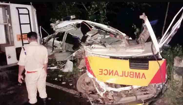 ഫയർ എൻജിനും ആംബുലൻസും കൂട്ടിയിടിച്ച് ആംബുലൻസ് ഡ്രൈവർ മരിച്ചു