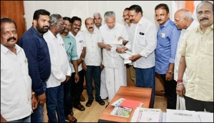 വയനാട് ദുരന്തം; ദുരിതാശ്വാസ നിധിയിലേക്ക് പത്തുലക്ഷം രൂപ കൈമാറി ഹൊസൂർ കൈരളി സമാജം.