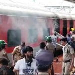 തിരുമല എക്‌സ്പ്രസ് ട്രെയിനില്‍ വന്‍ തീപിടിത്തം (വീഡിയോ)