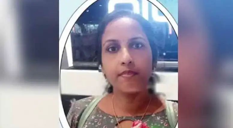 ധനകാര്യ സ്ഥാപനത്തിലെ ശുചിമുറിയില്‍ ജീവനക്കാരി തീകൊളുത്തി ജീവനൊടുക്കിയ നിലയില്‍