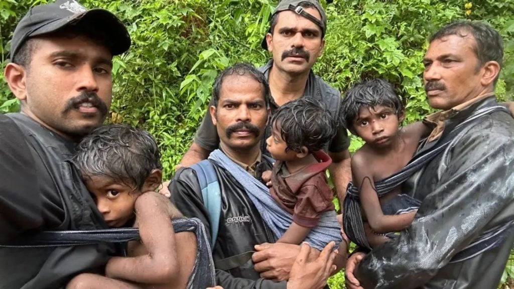 എട്ട് മണിക്കൂര്‍ പരിശ്രമം; അച്ഛനെയും 3 മക്കളെയും രക്ഷിച്ച്‌ ഫയര്‍ഫോഴ്‌സും വനപാലകരും