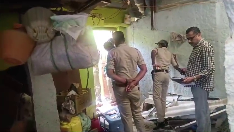 നാടൻ ബോംബ് നിർമാണത്തിനിടെ പൊട്ടിത്തെറിച്ച് ഒരു മരണം