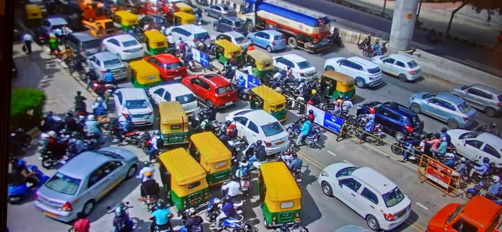 റെയിൽവേ ട്രാക്കിന്റെ നിർമാണപ്രവൃത്തി; ദൊഡ്ഡനഗുണ്ടിയിൽ ഗതാഗത നിയന്ത്രണം