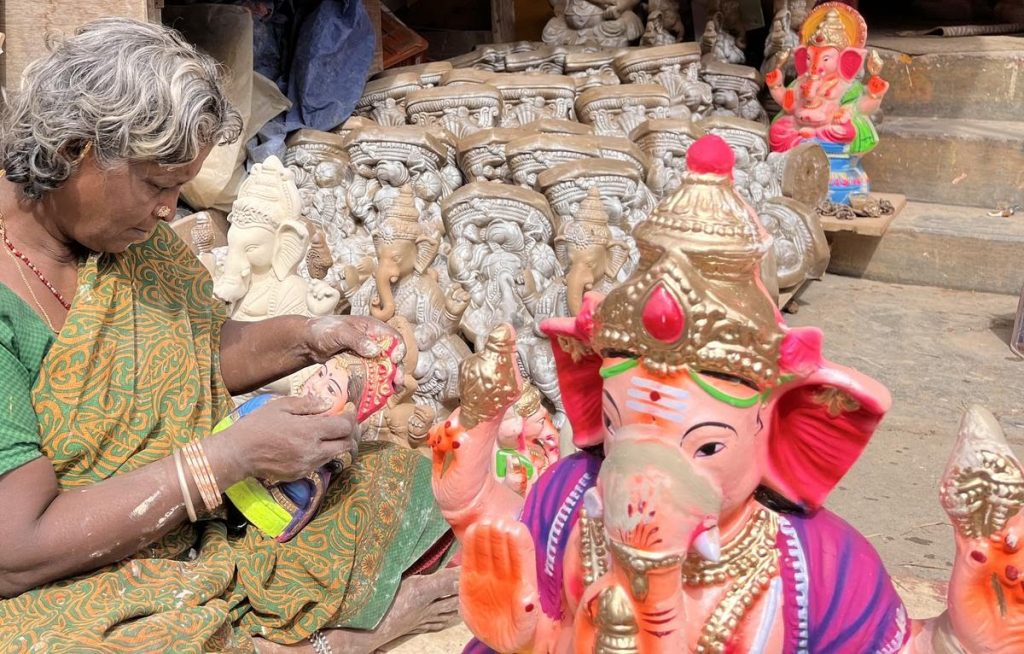 ഗണേശോത്സവം; പ്ലാസ്റ്റർ ഓഫ് പാരീസ് പ്രതിമകൾക്ക് നിരോധനം