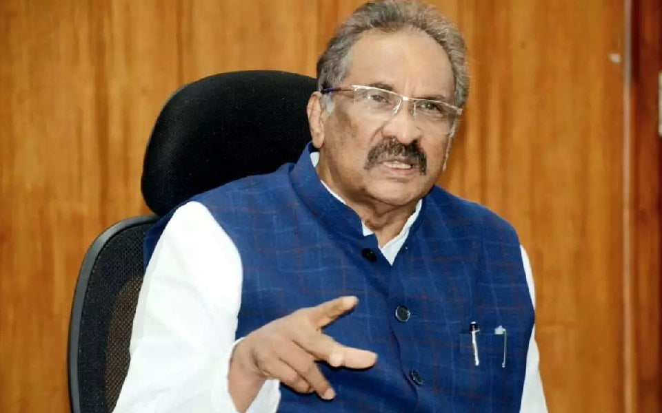 മഴക്കെടുതി; അടിയന്തിര നഷ്ടപരിഹാരം പ്രഖ്യാപിക്കണമെന്ന് മന്ത്രി കെ. ജെ. ജോർജ്