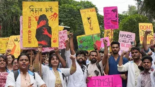 കൊല്ക്കത്തയിലെ യുവഡോക്ടറുടെ കൊലപാതകം; കൂട്ടബലാത്സംഗ സാധ്യത തള്ളി സിബിഐ