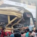 കെ.എസ്.ആര്‍.ടി.സി ബസും സ്വകാര്യ ബസും കൂട്ടിയിടിച്ച്‌ അപകടം; 40ഓളം പേര്‍ക്ക് പരുക്ക്