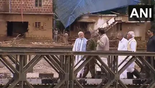 ദുരന്തമേഖലകള്‍ നേരിട്ട് കണ്ട് നരേന്ദ്രമോദി; കനത്ത സുരക്ഷയില്‍ വയനാട്