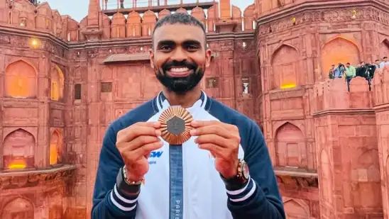 പി.ആര്‍. ശ്രീജേഷിന് സംസ്ഥാന സര്‍ക്കരിന്‍റെ ആദരം; രണ്ട് കോടി പാരിതോഷികം പ്രഖ്യാപിച്ചു